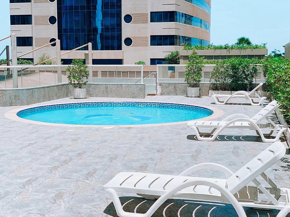 Two Continents Holiday Homes - Arabian Nights With Sea Views - Free Airport Pick-Up Over 5 Nights Dubai Exterior photo